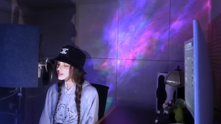 اون لبخندش ووکالش چهره بانمکش وای سخته گروه مورد علاقت یه عضوشو انقدر وحشتناک از دست بدهه