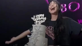 تولد مهربون ترین توت فرنگی دنیا مبارک.کپ