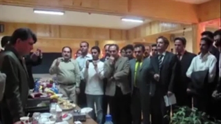 استاد شجریان فقید و شاگردان، همخوانی زبان آتش (تفنگت را زمین بگذار) کارگاه آموزشی آواز ۱۳۸۸