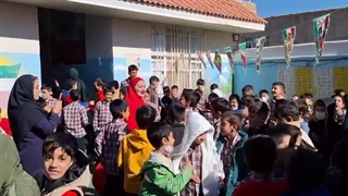 مراسم جشن نیمه شعبان در دبستان و پیش دبستانی غیر دولتی پسرانه پرتو امید با حضور خاله رزیتا "برترین مجری کودک ایران"