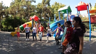 شهر بازی پارک لاله تهران و رقص آذربایجانی کودکان