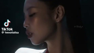 KIm JENNIE