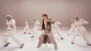 اجرای Wait On Me از کای KAI