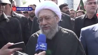 حضور آیت الله آملی لاریجانی در بدرقه رهبر شهید انقلاب اسلامی