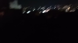 برقمون هم رفته اومدم بالا پشت بوم ویدیو گرفتم (۱۱۴ مگ ناقابل) گوشیمم شارژ نداره