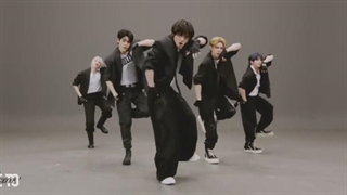 اجرای UPSIDE DOWN KISS از TXT در STADIUM CHOOM